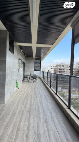 גג/ פנטהאוז, דובדבן 13, לב העמק, עפולה