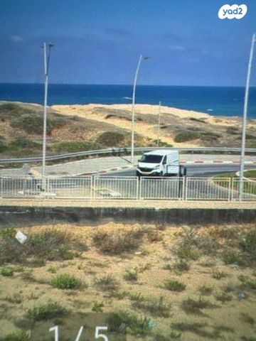 מגרשים