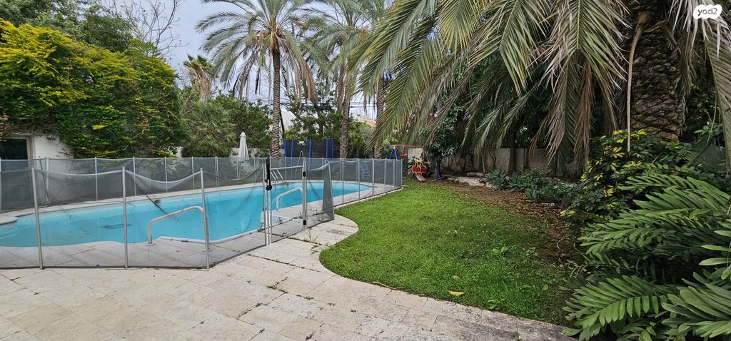 בית פרטי/ קוטג', קרית יערים, רמת השרון