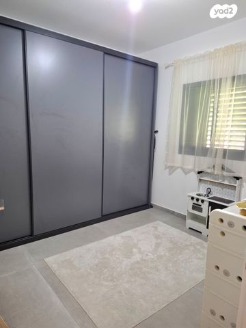 דירת גן, שיר השירים, שאר העיר, גן יבנה