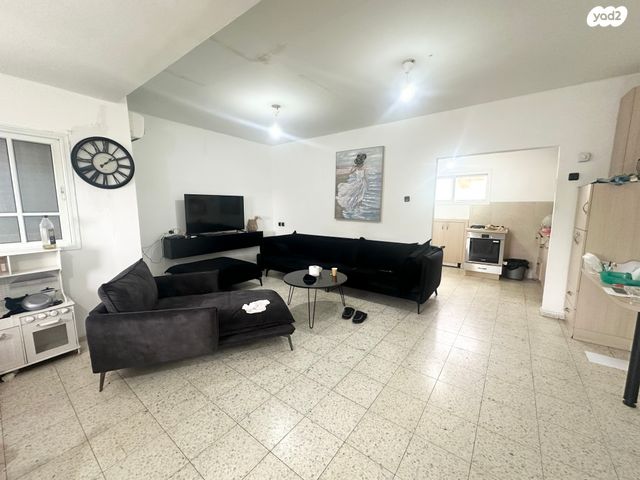 בית פרטי/ קוטג', שיכון עובדים, גן יבנה