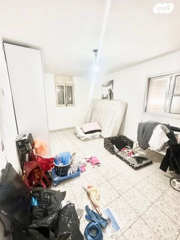 בית פרטי/ קוטג', שיכון עובדים, גן יבנה