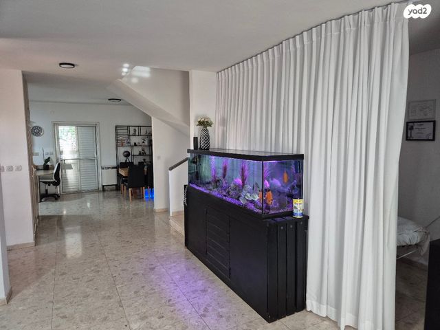 דו משפחתי, שערי תקווה