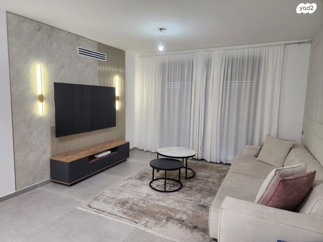 דירת גן, שיר השירים, שאר העיר, גן יבנה