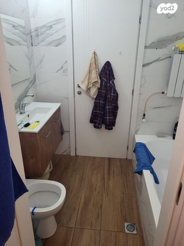 דירה, קדרון, נווה מנחם, גבעת זאב