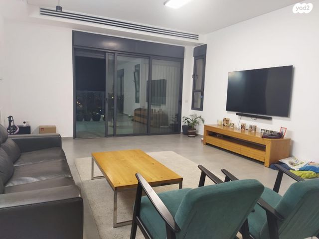 גג/ פנטהאוז, הרב זבולון גרז, רחובות הצעירה, רחובות