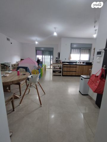 דירה, גבעת אוסישקין, נהריה