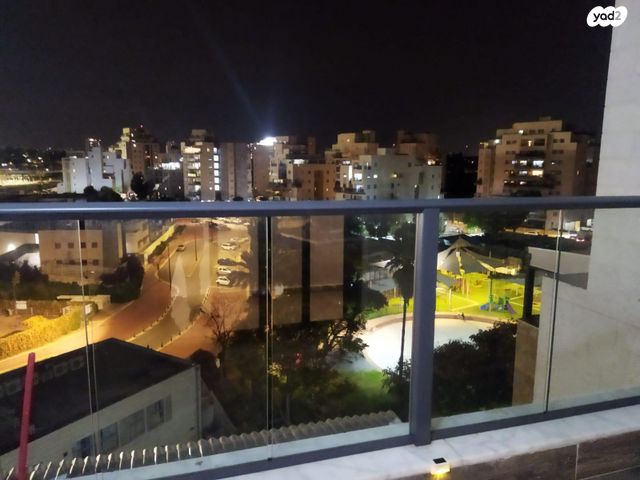 גג/ פנטהאוז, הרב זבולון גרז, רחובות הצעירה, רחובות