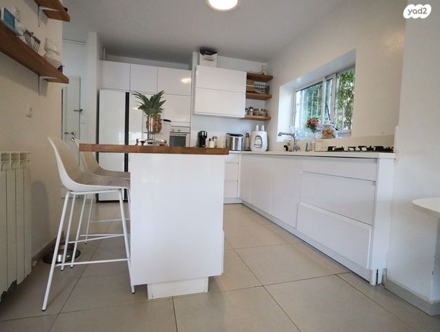 דופלקס, שכונה ז', מבשרת ציון