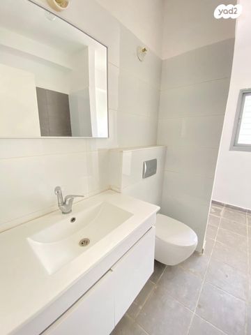 דירה, שדרות מנחם בגין, גבעת אולגה, חדרה