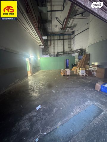 מחסנים, הפורצים, רמת אפרים, נתניה