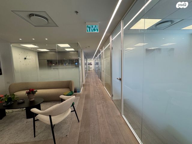 משרדים, דרך זאב ז'בוטינסקי 7, רמת גן