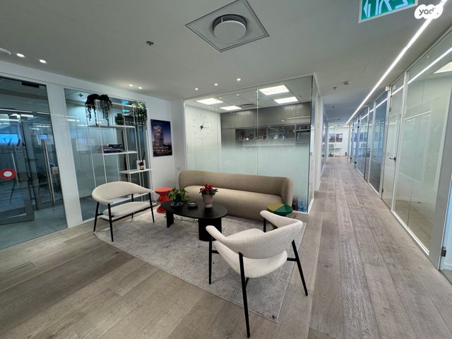 משרדים, דרך זאב ז'בוטינסקי 7, רמת גן