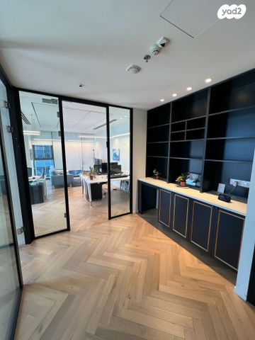 משרדים, יגאל אלון, ביצרון ורמת ישראל, תל אביב יפו