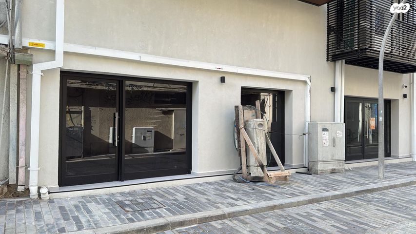 חנויות/ שטח מסחרי