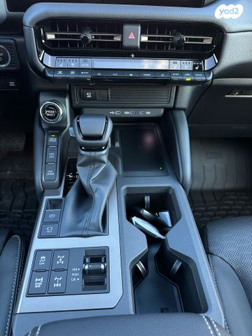 טויוטה לנד קרוזר