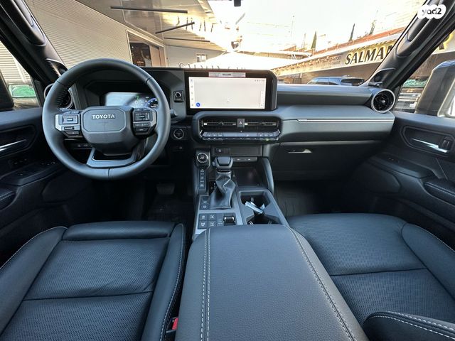 טויוטה לנד קרוזר