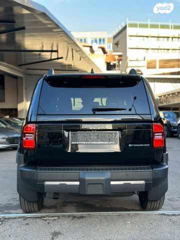 טויוטה לנד קרוזר