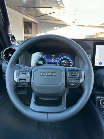 טויוטה לנד קרוזר