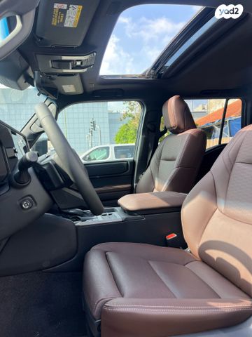 טויוטה לנד קרוזר