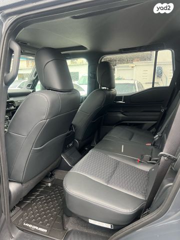 טויוטה לנד קרוזר