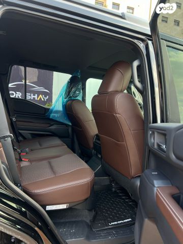 טויוטה לנד קרוזר