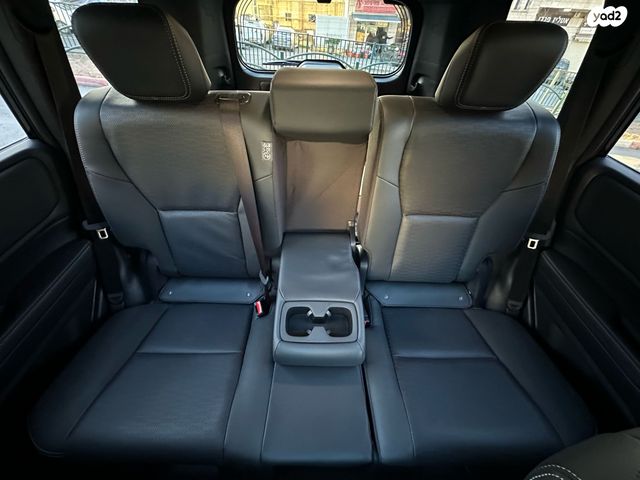 טויוטה לנד קרוזר