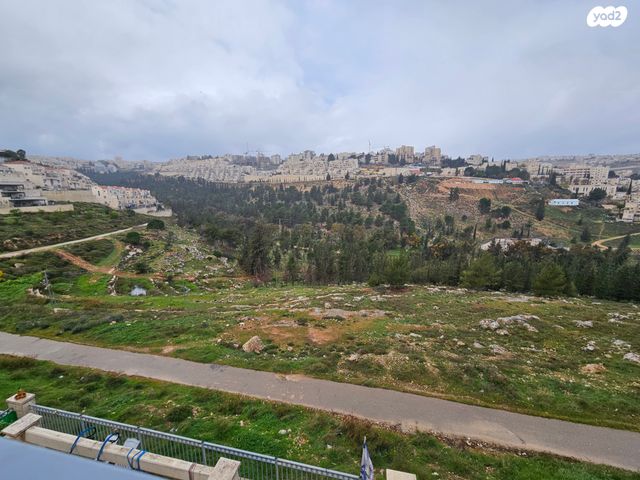 בית פרטי/ קוטג', הרב בנימין צביאלי 15, פסגת זאב, ירושלים