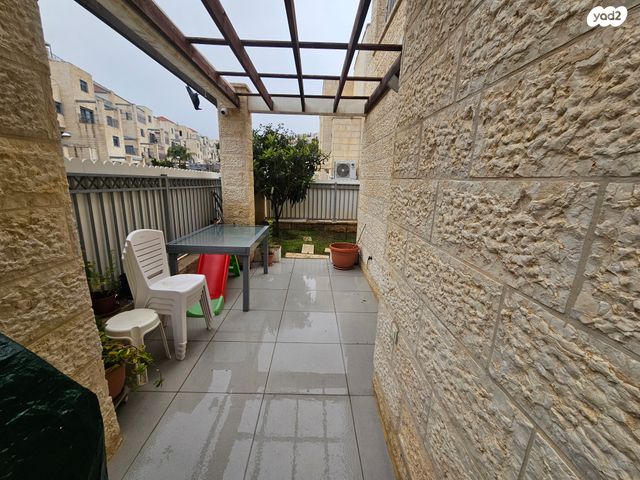 בית פרטי/ קוטג', הרב בנימין צביאלי 15, פסגת זאב, ירושלים