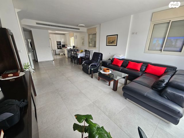 בית פרטי/ קוטג', הרב בנימין צביאלי 15, פסגת זאב, ירושלים