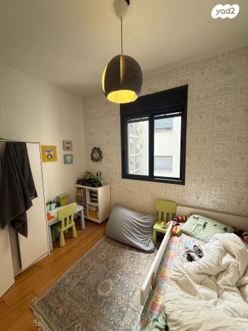 דירה, חרוזים, רמת גן