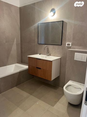 דירת גן, קרית אונו