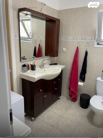 דירה, צור משה