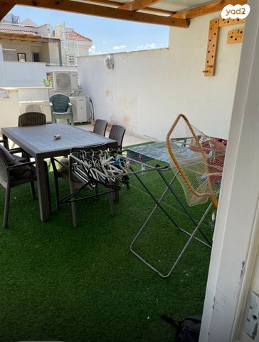 דירה, צור משה