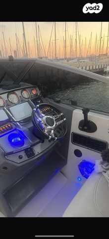 יאכטות - סירות מנוע