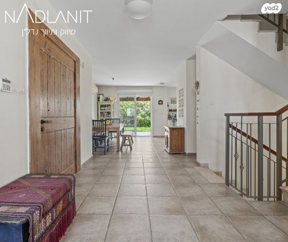 דו משפחתי, יהודה, מודיעין מכבים רעות