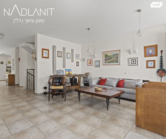 דו משפחתי, יהודה, מודיעין מכבים רעות