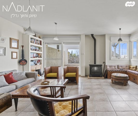 דו משפחתי, יהודה, מודיעין מכבים רעות