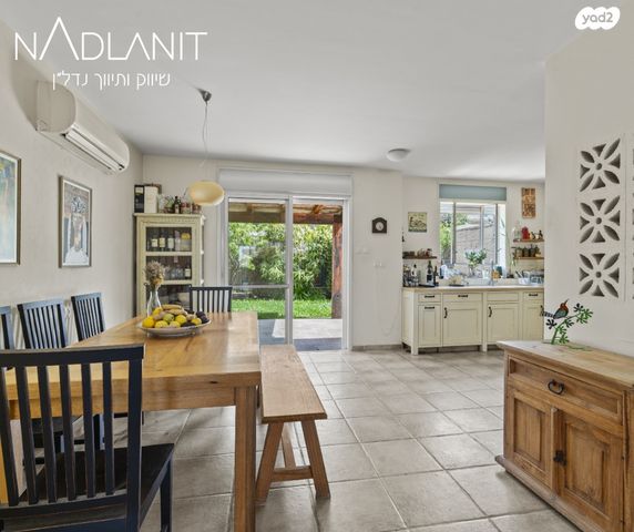 דו משפחתי, יהודה, מודיעין מכבים רעות