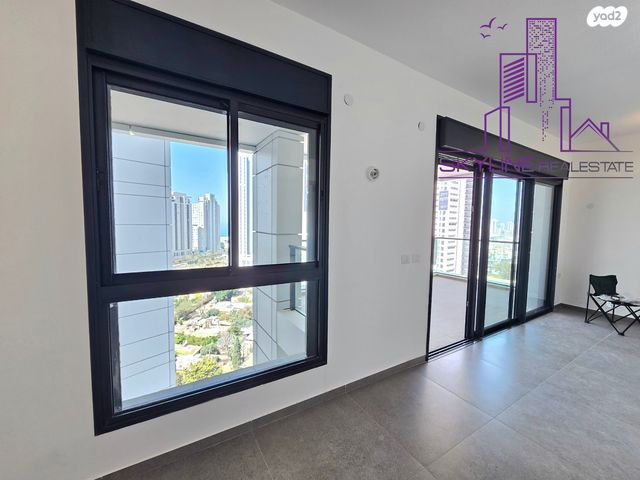 דירה, אמנון ליפקין שחק, נוף הטיילת, נתניה