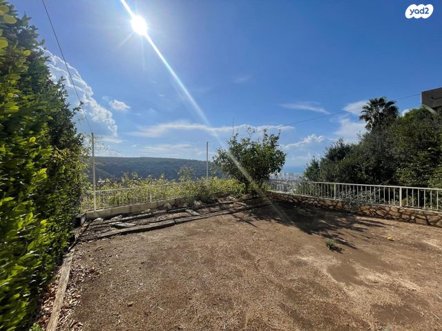 דו משפחתי, אסתר רבין, הוד הכרמל, דניה, חיפה