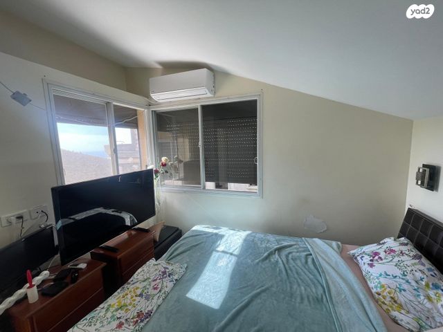 דו משפחתי, אסתר רבין, הוד הכרמל, דניה, חיפה