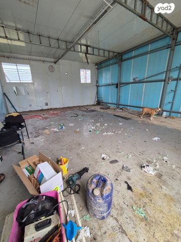 חנויות/ שטח מסחרי