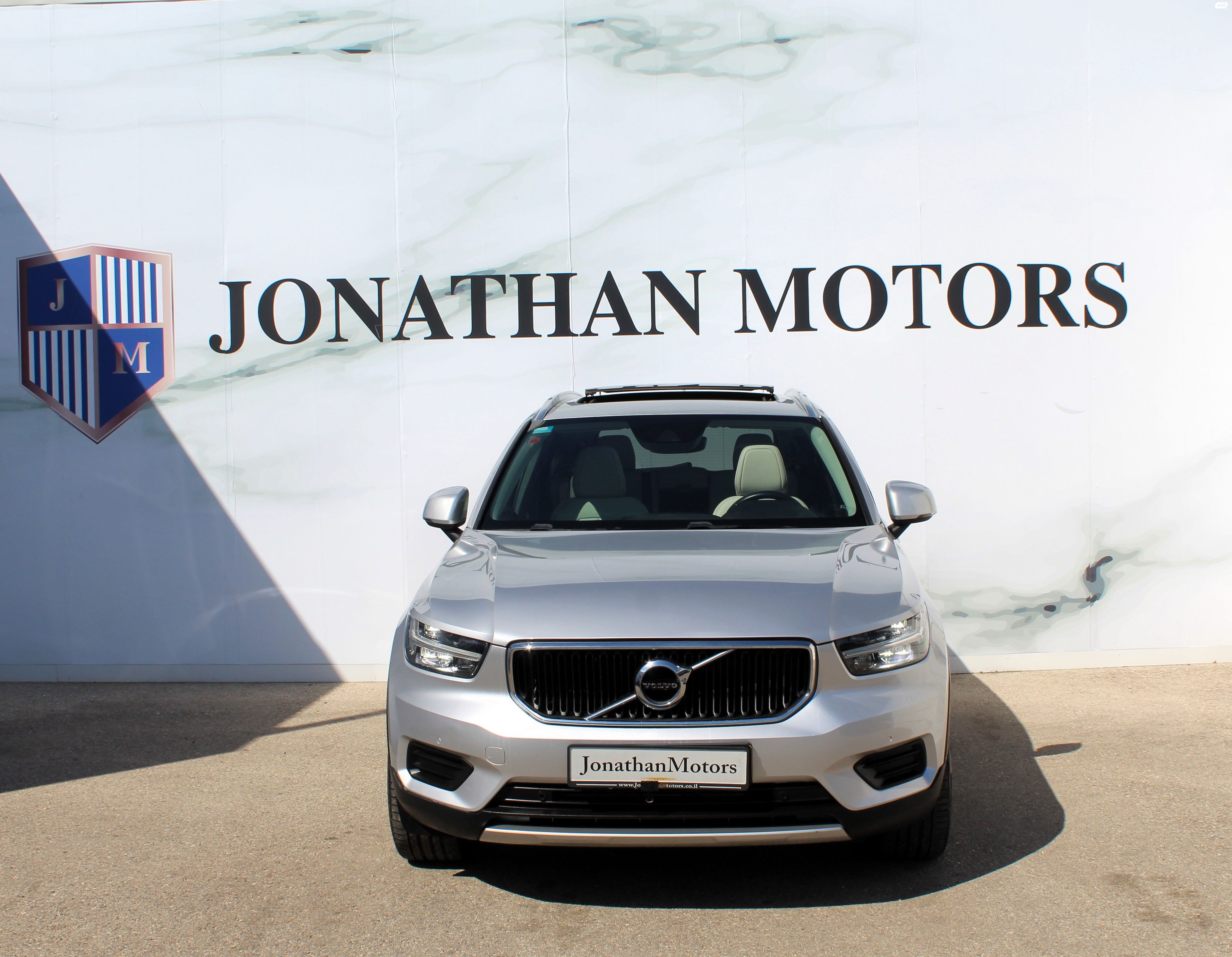 מודעת רכב וולוו XC40