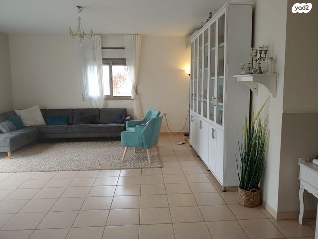 דירת גן, כנסת ישראל 1, אלון מורה, אלון מורה