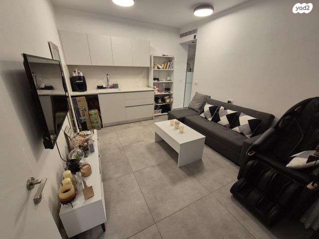 גג/ פנטהאוז, יוסף אהרונוביץ', שיכון ותיקים, חולון