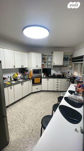 דירה, שיכון עובדים, טבריה