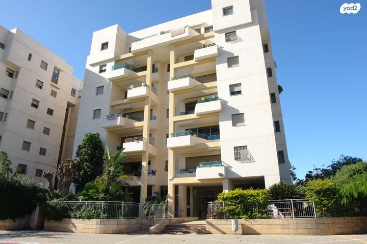 דירה, עינב, הרצליה הצעירה, הרצליה