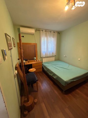 דירת גן, אליהו מרידור, פסגת זאב, ירושלים