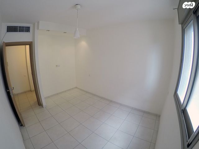 דירה, עינב, הרצליה הצעירה, הרצליה